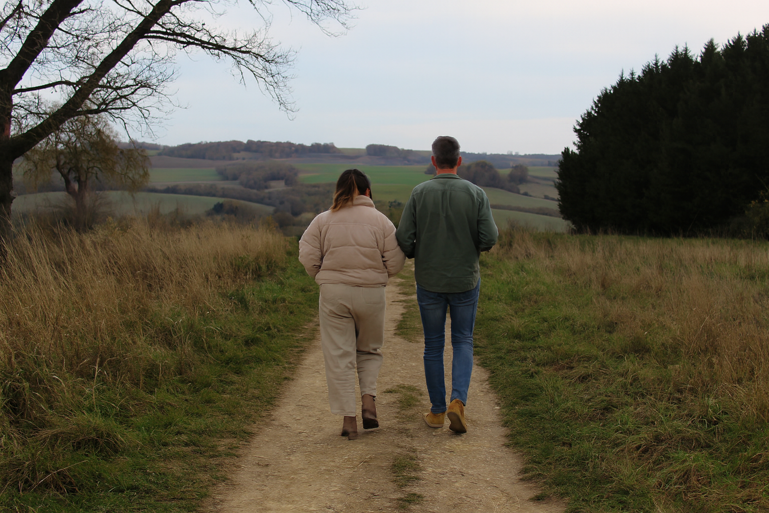 Deux personnes march